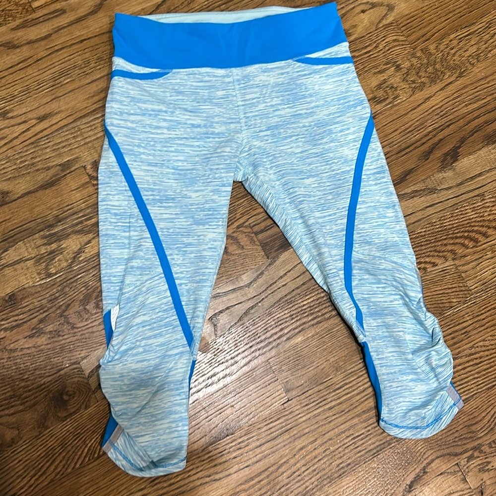 3/4 Lululemon workout pants